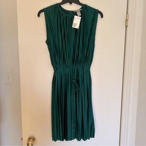 Sleeveless Plissé Forest Green Knee-length Summer Dress H&M